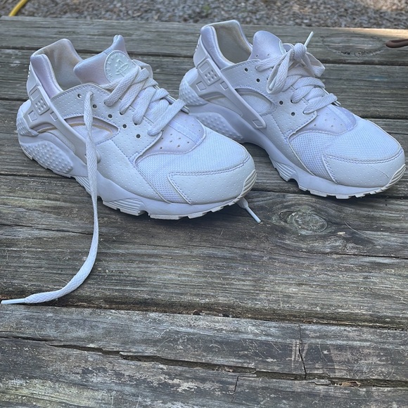 *open to offers* Huarache by Nike womens shoe - Picture 2 of 6
